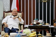 Ketua DPD RI Geram Anak...