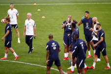 Prancis vs Finlandia;...