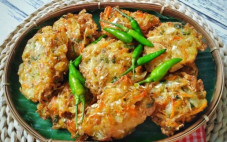 Ingin Makan Gorengan...