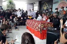 2 Gembong Narkoba Asal...