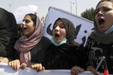Kaum Perempuan Afghanistan...