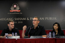 Bos Sampoerna Angkat...