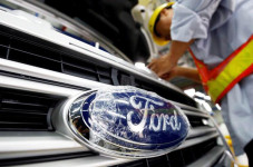 Puluhan Tahun Rugi Rp28,4...