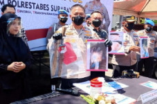 Keroyok Anggota Polisi,...