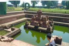 Arca Emas hingga Candi...