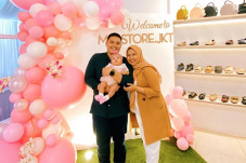 Awalnya Jadi Reseller,...