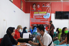 Puluhan Ribu Warga Berpartisipasi...
