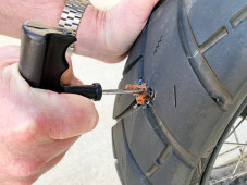 Cara Menambal Ban Motor...