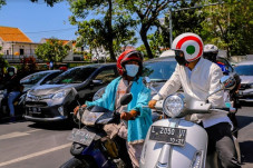 Blusukan Naik Motor,...