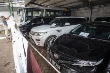 2 Mobil BMW Milik Adik...