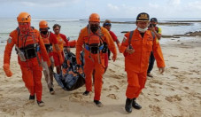 Hilang 3 Hari di Pantai...