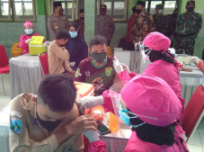 Hanya 4 jam, Vaksin...