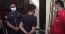 Kedapatan Berbuat Asusila...