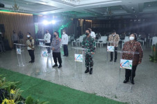 Panglima TNI dan Kapolri...