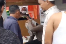 Viral Pria Miskin Curi...
