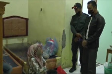 Sediakan Layanan Esek-esek,...