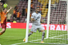 Gol Bunuh Diri Thomas...