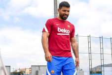 Liga Spanyol: Barcelona...