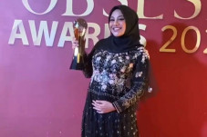 Aurel Hermansyah Bawa...