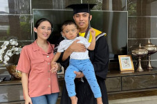 Luar Biasa! Setahun...