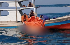 KM Elang Laut Terbalik,...