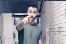 Iran Tangkap Rapper...