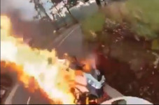 Moge Terbakar di Jalur...