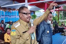 100 Hari Kerja, John...