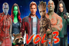 Karen Gillan dan Pom...