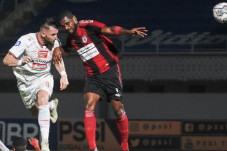 Persipura vs Persija:...