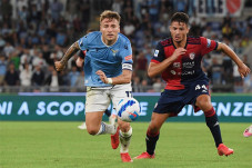 Lazio vs Cagliari Imbang,...