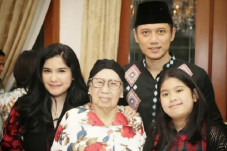 Jenazah Ibu Mertua SBY...