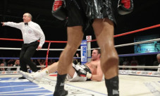 Geger, Tyson Fury Dirobohkan...