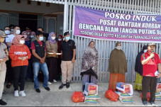 Legislator Sulsel Serahkan...