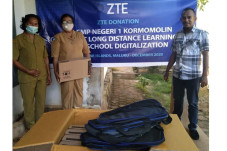 ZTE Salurkan Bantuan...