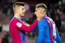 Paksa Gerard Pique Jadi...