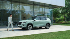Foto-Foto Lengkap Wuling...