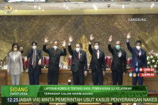DPR Sahkan 7 Calon Hakim...