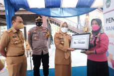 Enam Bank Sampah di...