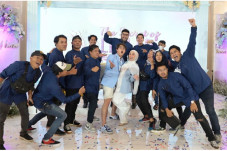 Rizky Billar Sambut...