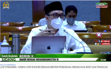 Kemendikbudristek-Komisi...