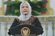 Ibu Negara Iriana :...