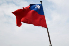 Taiwan dan China Balapan...