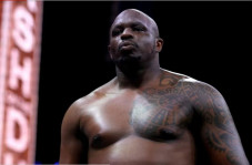 Senangnya Dillian Whyte...