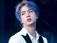 Jin BTS Luruskan Rumor...
