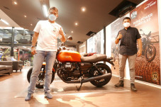 Vespa GAIA Moto Serahkan...