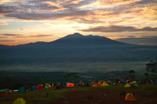 4 Tempat Camping Ceria...