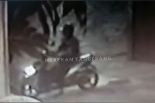 Gelagat Mencurigakan,...