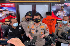 Penebar Paku di Jalan...