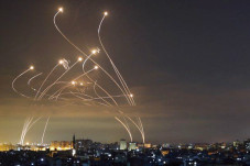 Dana Bantuan Militer...